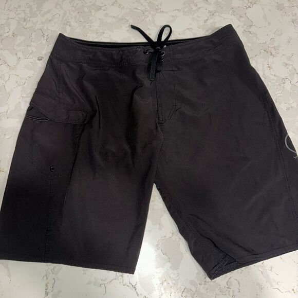 Volcom Men’s Black Board Shorts - Picture 1 of 5